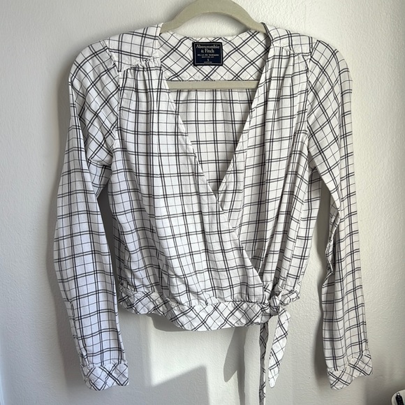 Abercrombie top - Picture 1 of 3